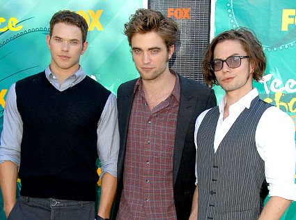 Kellan Lutz, Robert Pattinson, Jackson Rathbone Kellan Lutz, Robert Pattinson, Jackson Rathbone